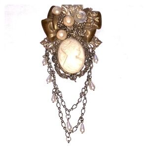 Stunning Vintage Handmade Collage Cameo jewelry brooch